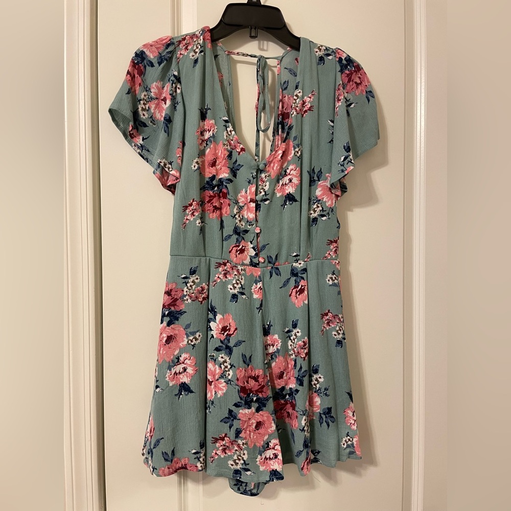 NWOT short sleeve romper